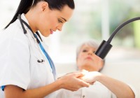 Dlaczego opalanie w solarium jest niezdrowe?